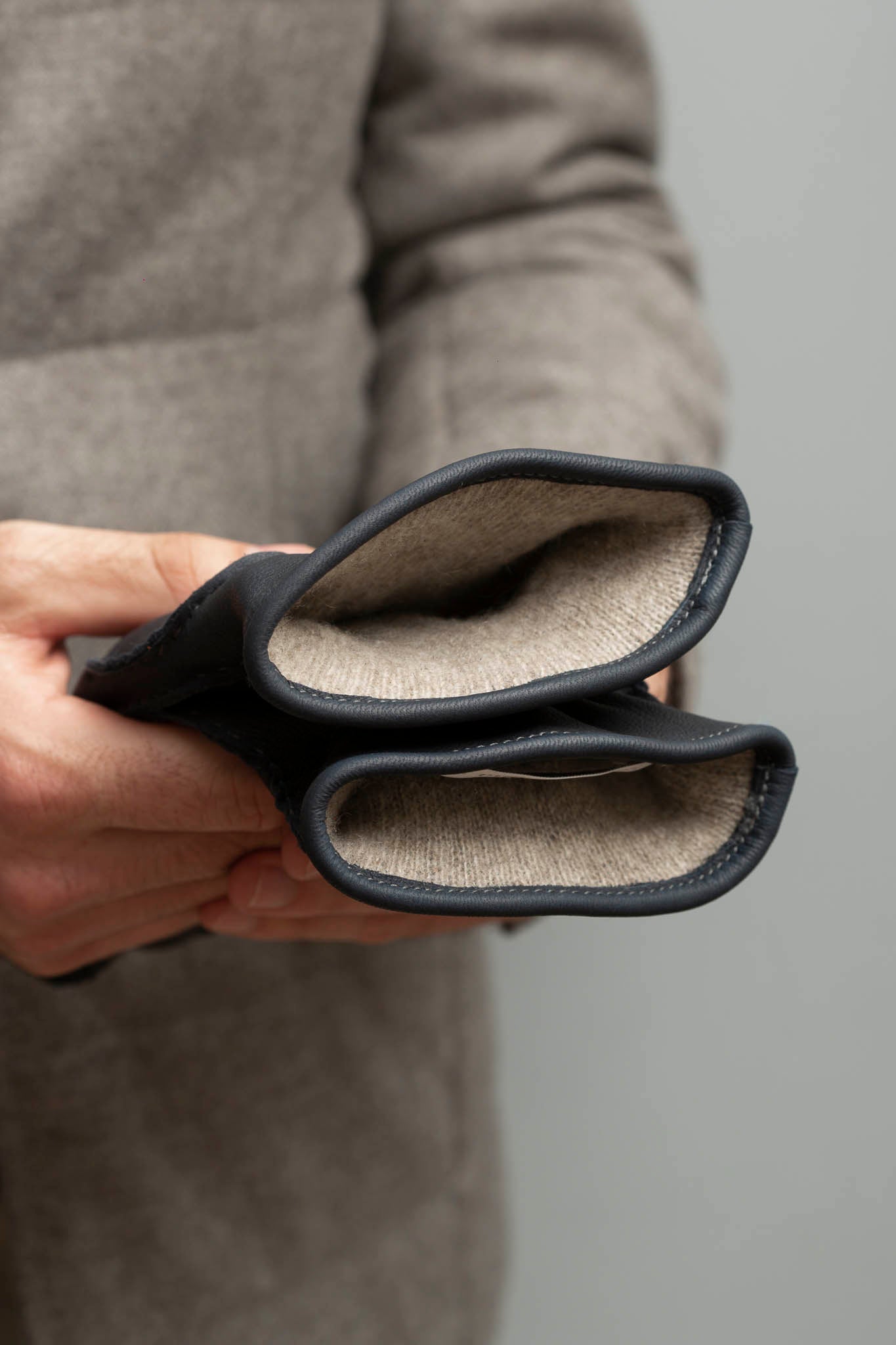 Dark blue Cashmere Lined Deerskin Leather Gloves - Made in Italy